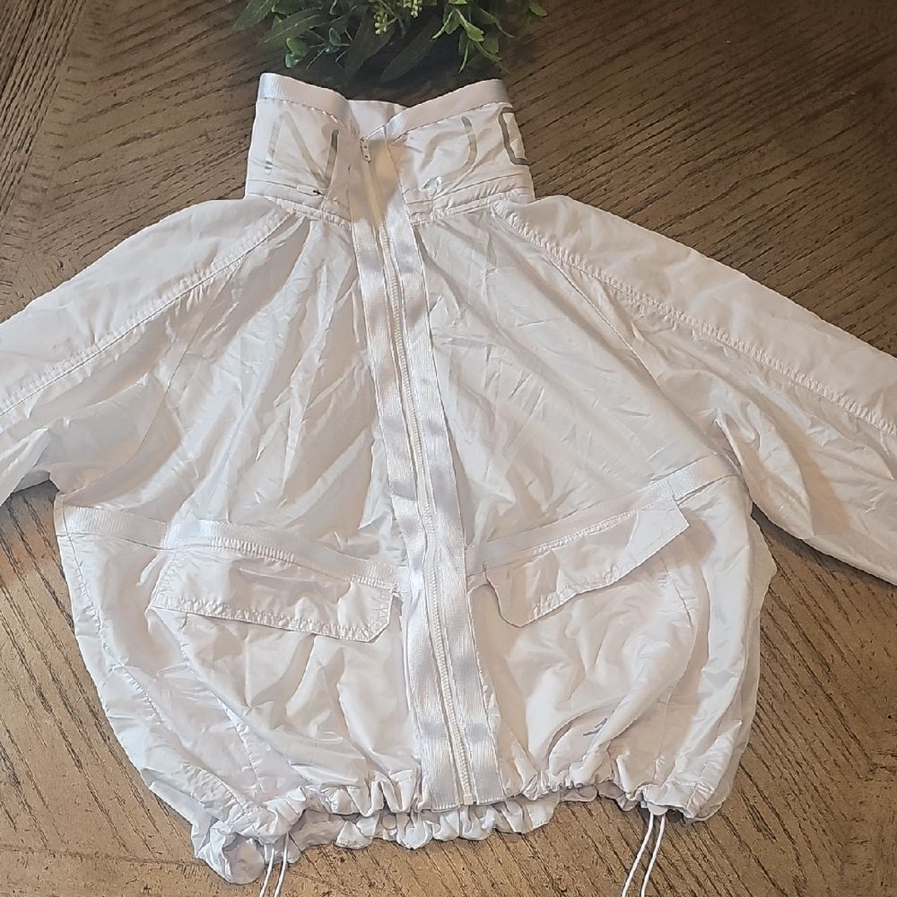 Jordan White Windbreaker Jacket Size M